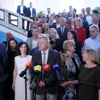 Oporba demonstrativno napustila sabornicu