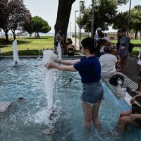 Grci zbog vrućine zatvorili Akropolu za posjetitelje