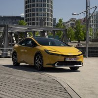 Toyota Prius Plug-in Hybrid 220