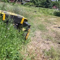 Zagrebački Zrinjevac počeo je koristiti kosilice za travu na daljinsko upravljanje