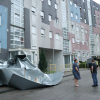 Nezapamćeno nevrijeme u Zagrebu: Vjetar nosio krovove