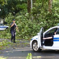 U jakom nevremenu koje je pogodilo grad jedna osoba je poginula u Novom Zagrebu