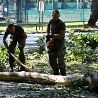 Vojnici pomažu u saniranju šteta u Slavonskom Brodu