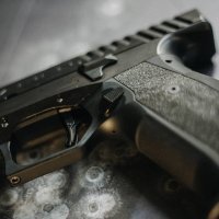 Pištolj koristi kalibar 9x19 milimetara