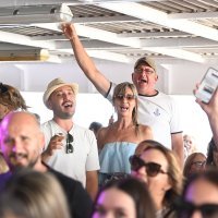 Koncert na trajektu za Velu Luku u čast Olivera