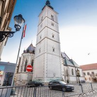 Markov trg ograđen ogradom