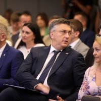Članovi Vlade na konferenciji o turizmu