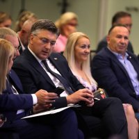 Članovi Vlade na konferenciji o turizmu