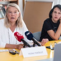Božica Ciboci, Vesna Teršelič, Nela Pamuković na konferenciji za medije na temu osiguranje prava žrtava silovanja