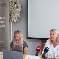 Božica Ciboci, Vesna Teršelič, Nela Pamuković na konferenciji za medije na temu osiguranje prava žrtava silovanja
