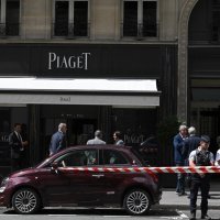 Opljačkana draguljarnica Piaget u Parizu