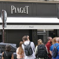 Opljačkana draguljarnica Piaget u Parizu