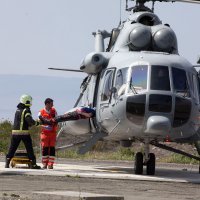 Rijeka: Prijevoz unesrećene osobe vojnim helikopterom, svibanj 2022.