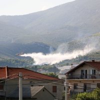 Kaštela: Dva kanadera i jedan Air Tractor uspješno lokalizirali požar koji je buknuo u blizini kuća