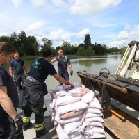 Pripreme za obranu Karlovca od poplave u svibnju