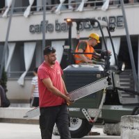 Zbog najavljenog nevremena postavlja se šator u Kninu za proslavu Oluje