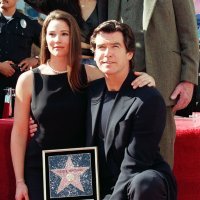 Keely Shaye Smith i Pierce Brosnan