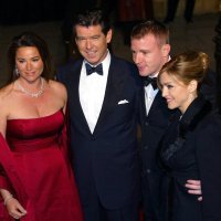 Keely Shaye Smith i Pierce Brosnan