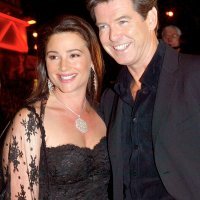 Keely Shaye Smith i Pierce Brosnan