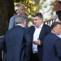 Zoran Milanović i Andrej Plenković u razgovoru nakon završetka Alke