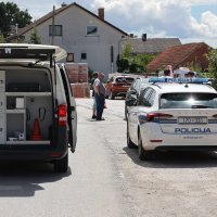 Vozač automobila se zabio u ljude i parkirane automobite u Krapini