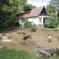 Bujica urušila dio kuće uz jezero Šoderica