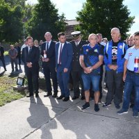 Ispred policijske postaje Glina svečano otkriven "Spomenik Domovini"