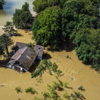 Pogled iz zraka na kuću kod Šoderice koju je odnijela bujica