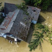 Pogled iz zraka na kuću kod Šoderice koju je odnijela bujica