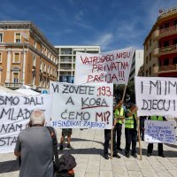 Zadarski vatrogasci prosvjedovali zbog niskih plaća