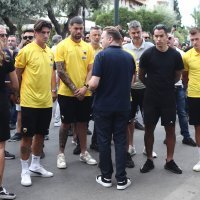 Nogometaši AEK-a odali su počast ubijenom navijaču