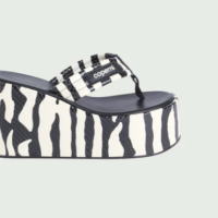 Japanke s platformom - Coperni