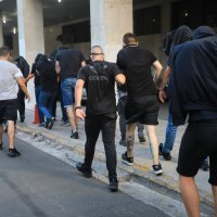 Privođenje navijača koji su sudjelovali u neredima