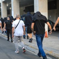 Privođenje navijača koji su sudjelovali u neredima