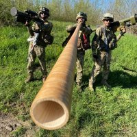 Ukrajinski vojnici na položaju s tradicionalnim glazbalom trembita