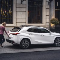 LEXUS UX HYBRID 250h (2 FWD E-CVT F SPORT DESIGN)