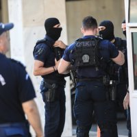 Privođenje huligana na sud u Ateni