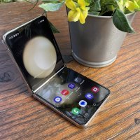 Samsung Galaxy Z Flip5 slike uređaja