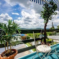 The hill house Milk and Honey