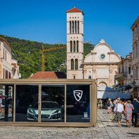 Hvar: Rimčeva Nevera izložena na gradskom trgu