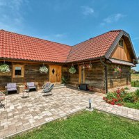 Lijepa kuća u Lonjici