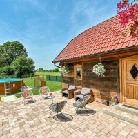 Lijepa kuća u Lonjici