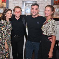 Bono Vox sa suprugom Ali Hewson, Danis Tanović i Christy Turlington