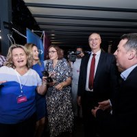 Ivica Puljak sa suradnicima slavi izbornu pobjedu 2022.