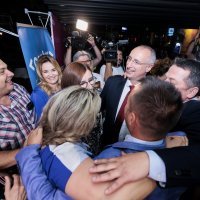 Ivica Puljak sa suradnicima slavi izbornu pobjedu 2022.