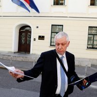 Roditelji navijača uhićenih u Ateni okupili se pred Ministarstvom vanjskih poslova
