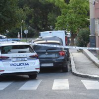 Zapalio se BMW na splitskim Skalicama