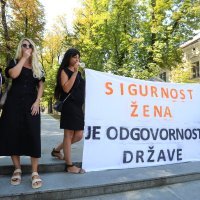 Karlovac: Ženske organizacije i inicijative organizirale su javnu akciju "Sigurnost žena je odgovornost države"