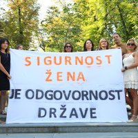 Karlovac: Ženske organizacije i inicijative organizirale su javnu akciju "Sigurnost žena je odgovornost države"