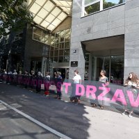 Diljem Hrvatske održavaju se prosvjedi u znak solidarnosti zbog zločina u BiH